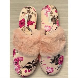 NEW | Victoria Secret Signature Satin Slipper